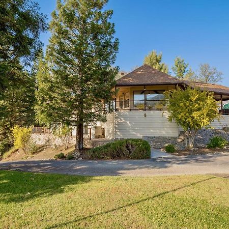 Secluded Mtn Top Family Haven W/Views Spa & Arcade Три-Риверс Экстерьер фото