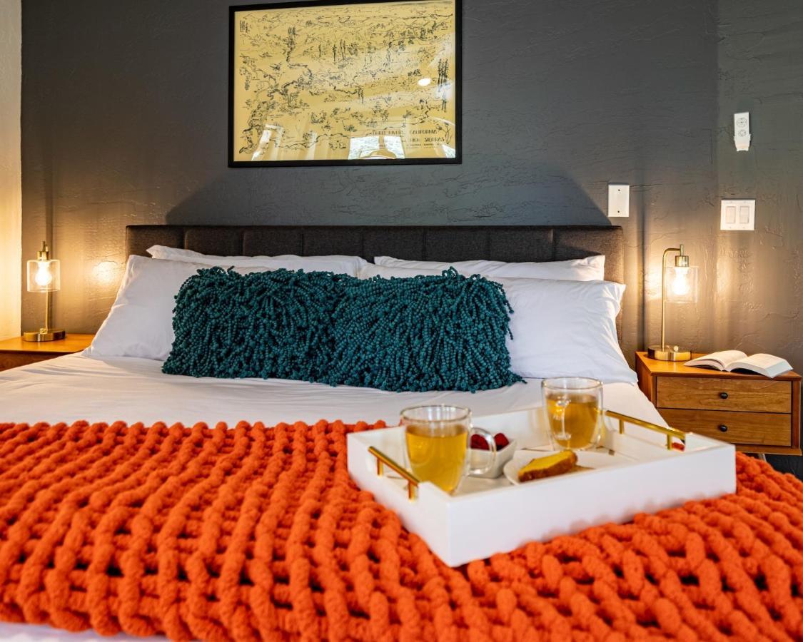 Secluded Mtn Top Family Haven W/Views Spa & Arcade Три-Риверс Экстерьер фото
