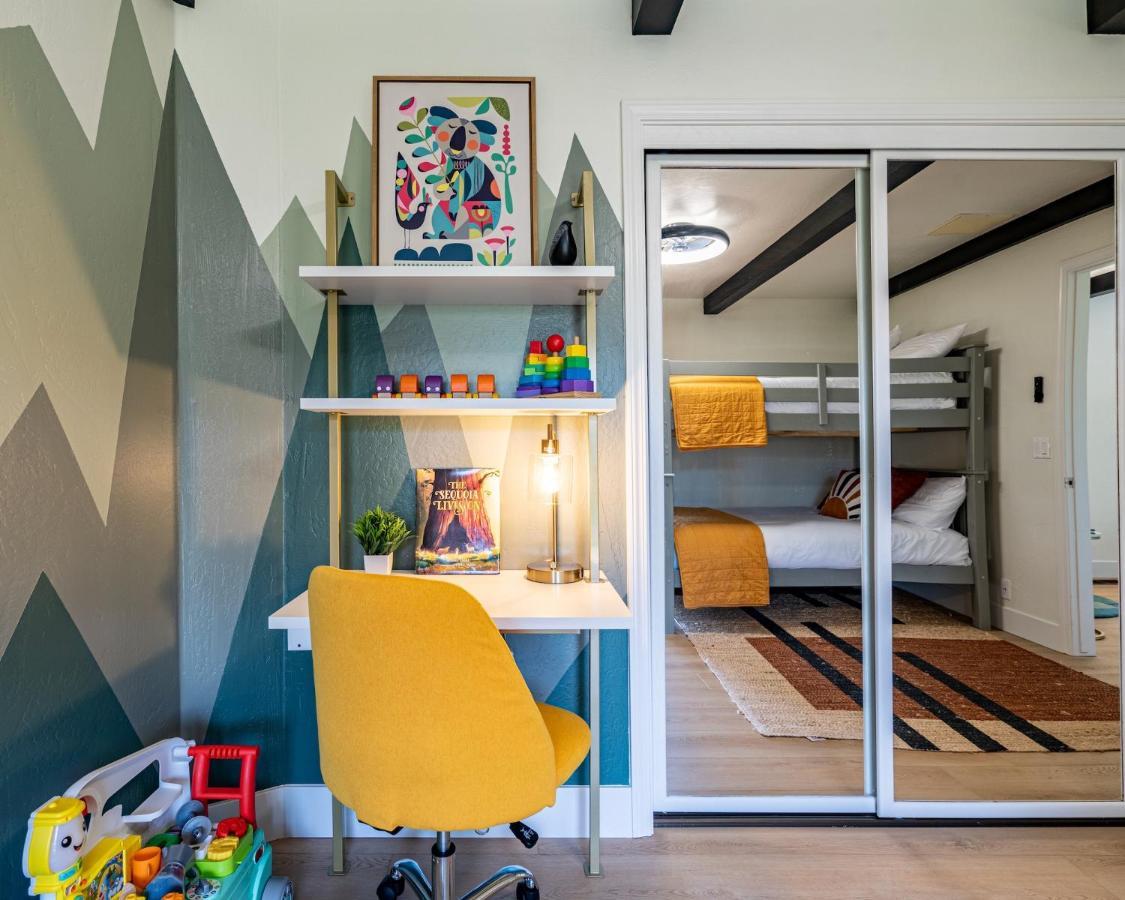 Secluded Mtn Top Family Haven W/Views Spa & Arcade Три-Риверс Экстерьер фото
