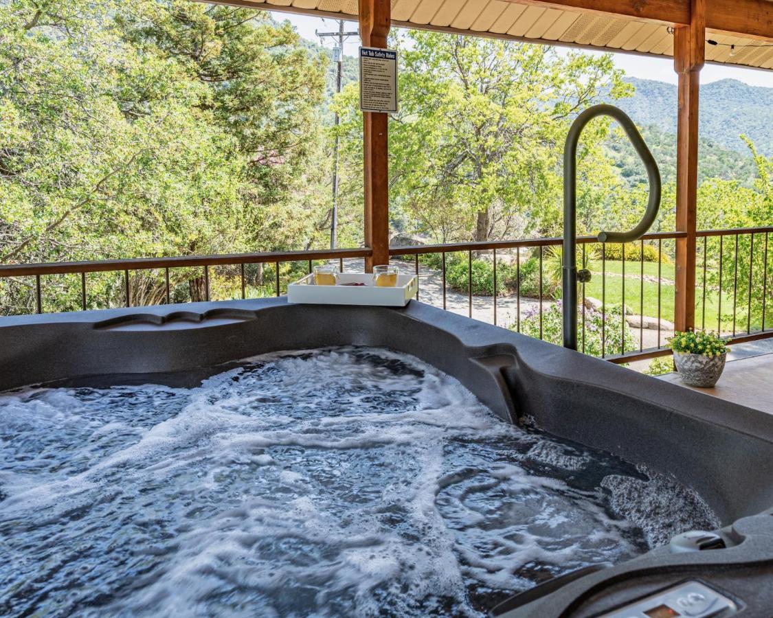 Secluded Mtn Top Family Haven W/Views Spa & Arcade Три-Риверс Экстерьер фото