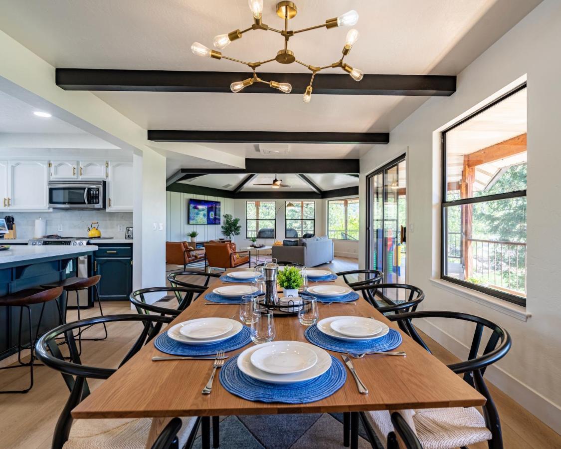 Secluded Mtn Top Family Haven W/Views Spa & Arcade Три-Риверс Экстерьер фото